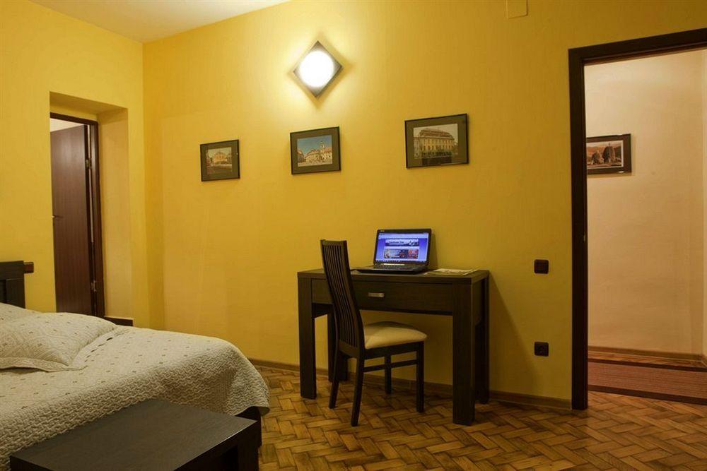 Rami House Central Double Rooms 브라쇼브 외부 사진