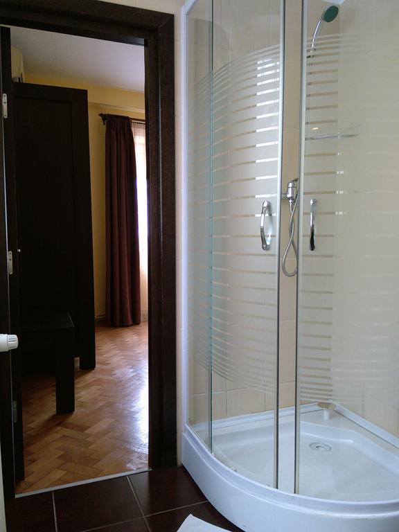 Rami House Central Double Rooms 브라쇼브 객실 사진