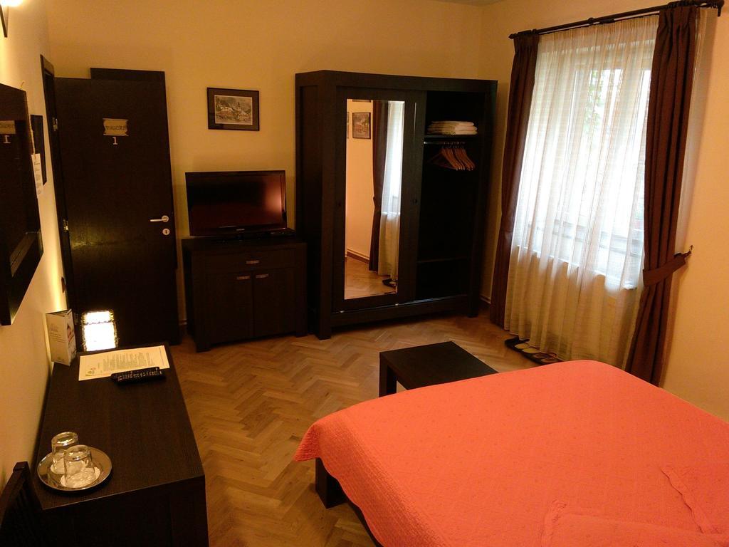 Rami House Central Double Rooms 브라쇼브 객실 사진